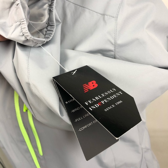 New Balance Zip Windbreaker Silver Jacket - Picture 6 of 8